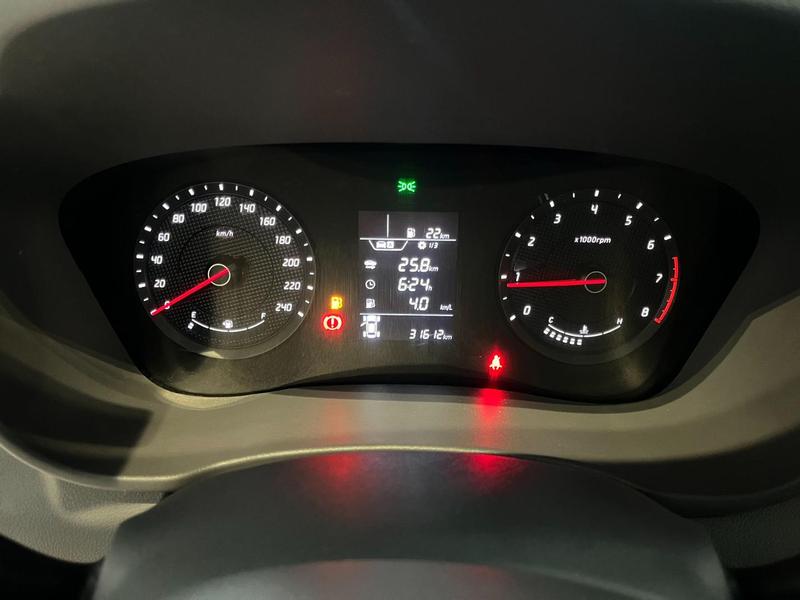 Hyundai HB20S Comfort Plus 1.0 12V Flex Mec - foto 4