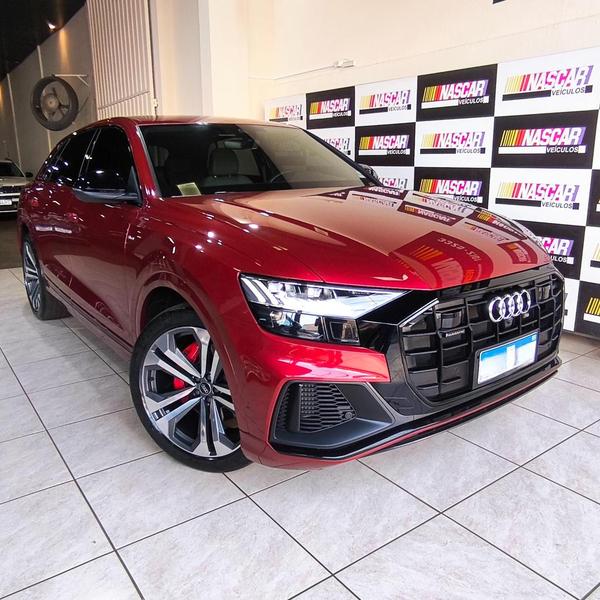 AUDI Q8 Perf.Black 3.0 TFSI Quat. S-tr/(Hb.)