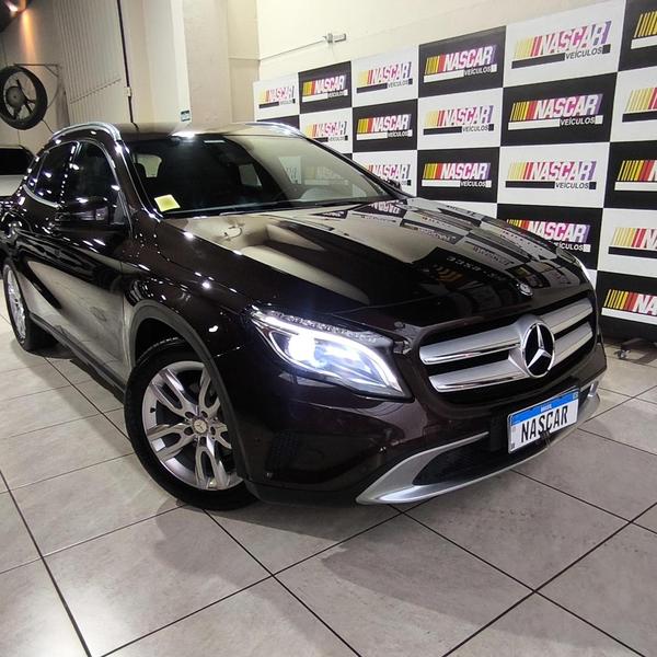 MERCEDES-BENZ GLA200