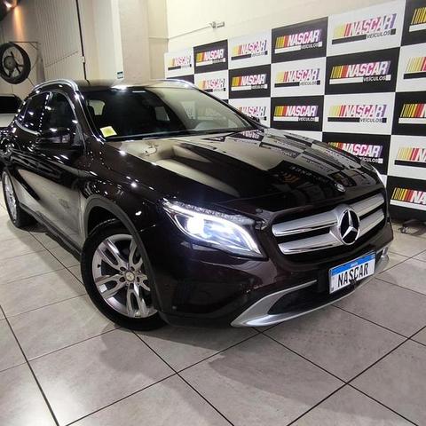 MERCEDES-BENZ GLA200