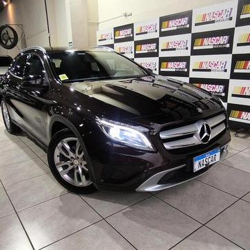 MERCEDES-BENZ GLA200