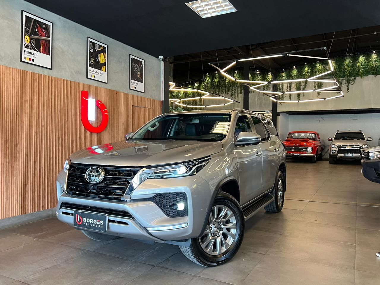 Toyota Hilux Sw4 2.8 Srx 4x4 7 Lugares 2022