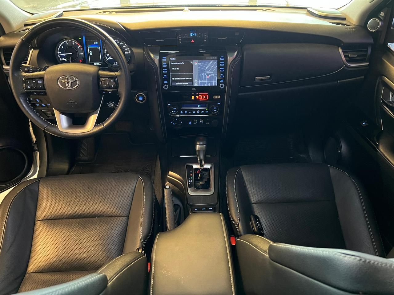 Toyota Hilux SW4 2.8 SRX 4x4 7 Lugares 2022