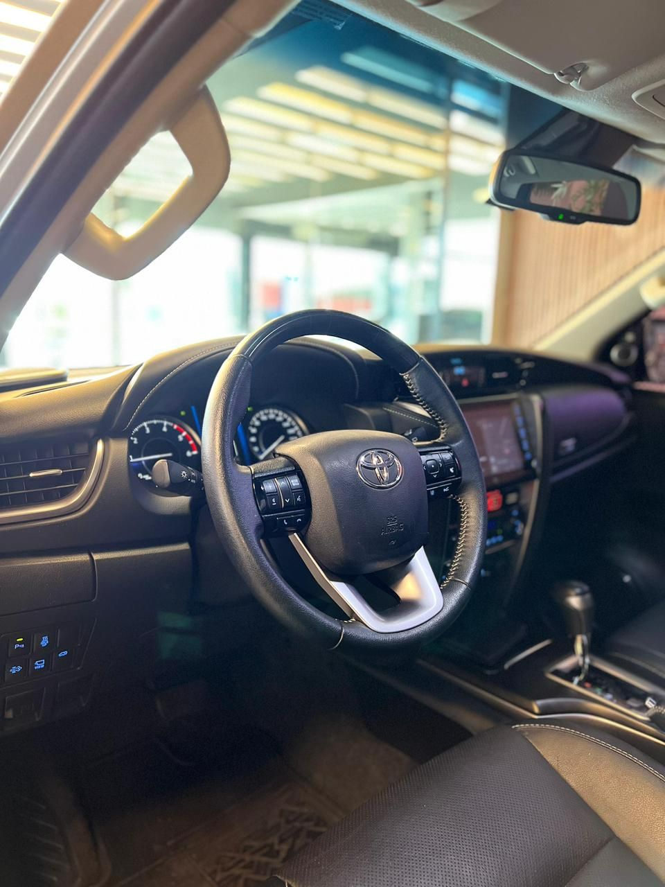 Toyota Hilux SW4 2.8 SRX 4x4 7 Lugares 2022