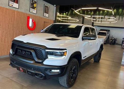 RAM 1500 REBEL 5.7 HEMI CD V8 4X4 AUT.