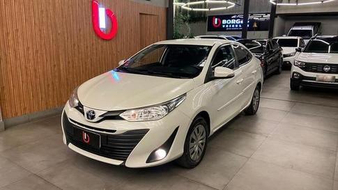 TOYOTA YARIS SEDAN XL AT