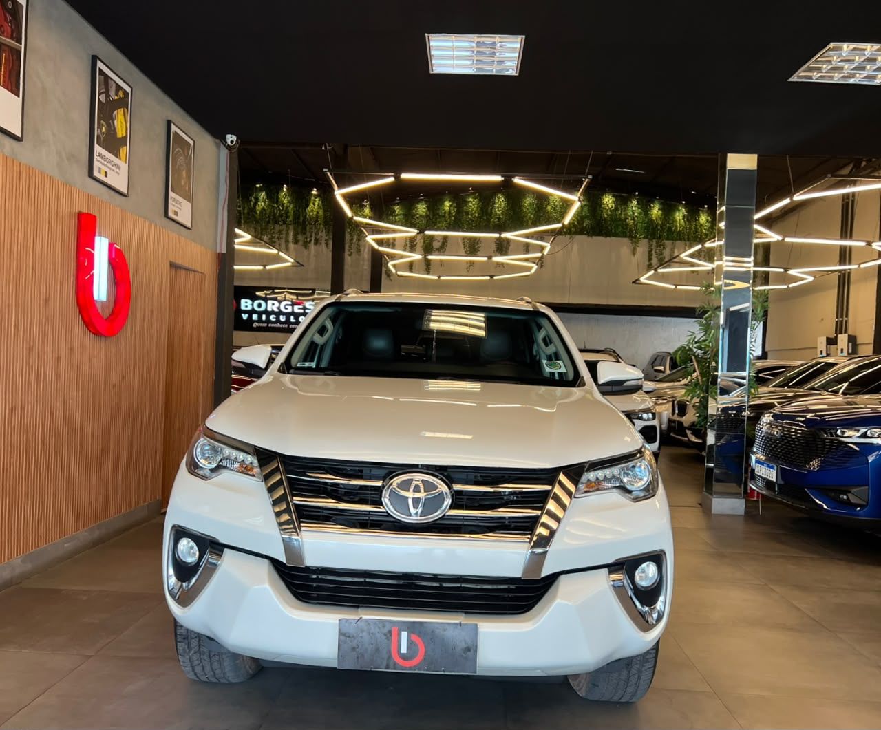 Toyota Hilux SW4 SRX 4x4 2.8 TDI 16V Dies. AUT. 2017