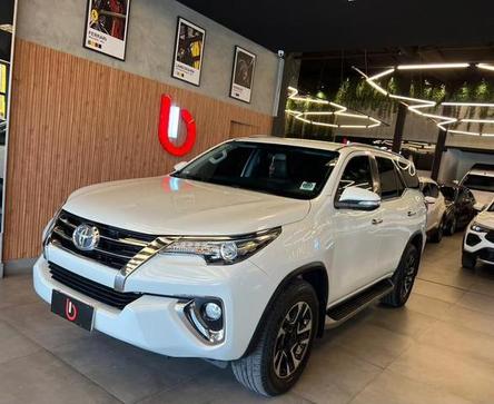 TOYOTA HILUX SW4 SRX 4X4 2.8 TDI 16V DIES. AUT.