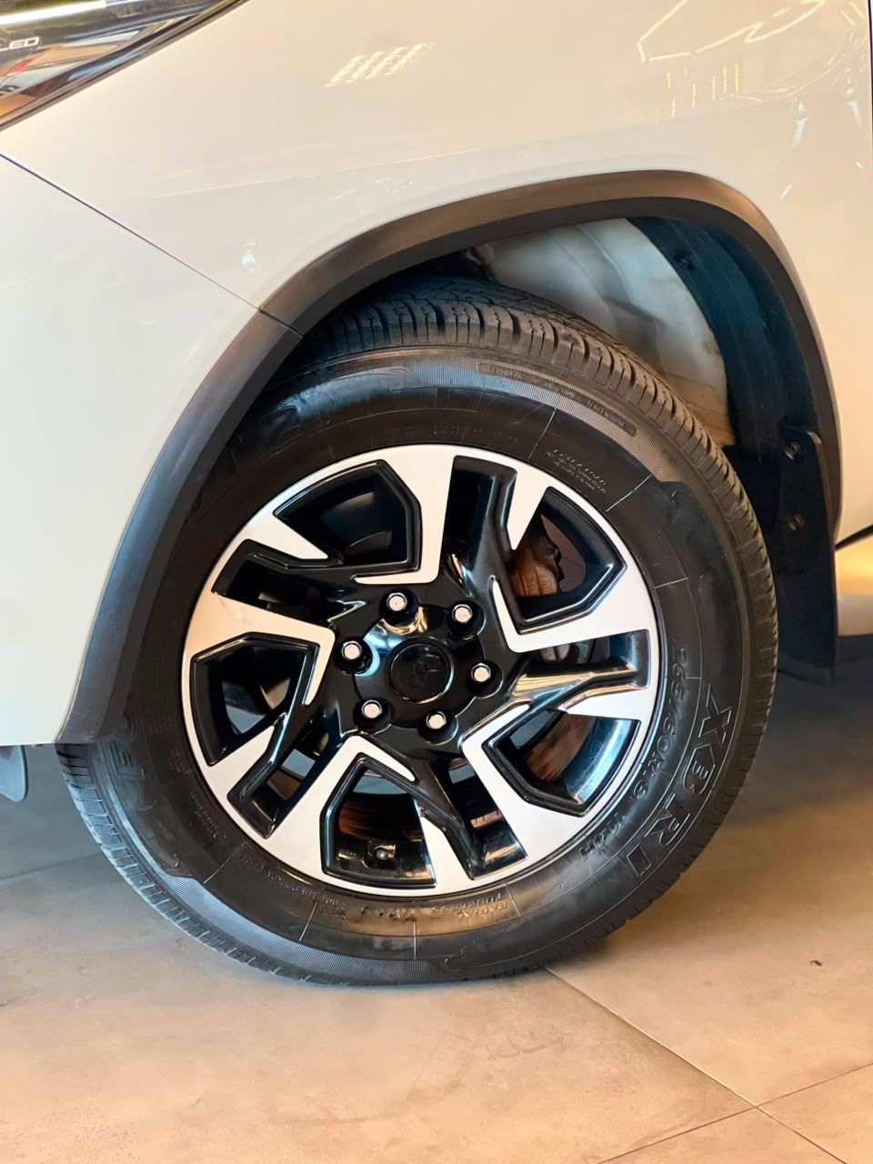 Toyota Hilux SW4 SRX 4x4 2.8 TDI 16V Dies. AUT. 2017