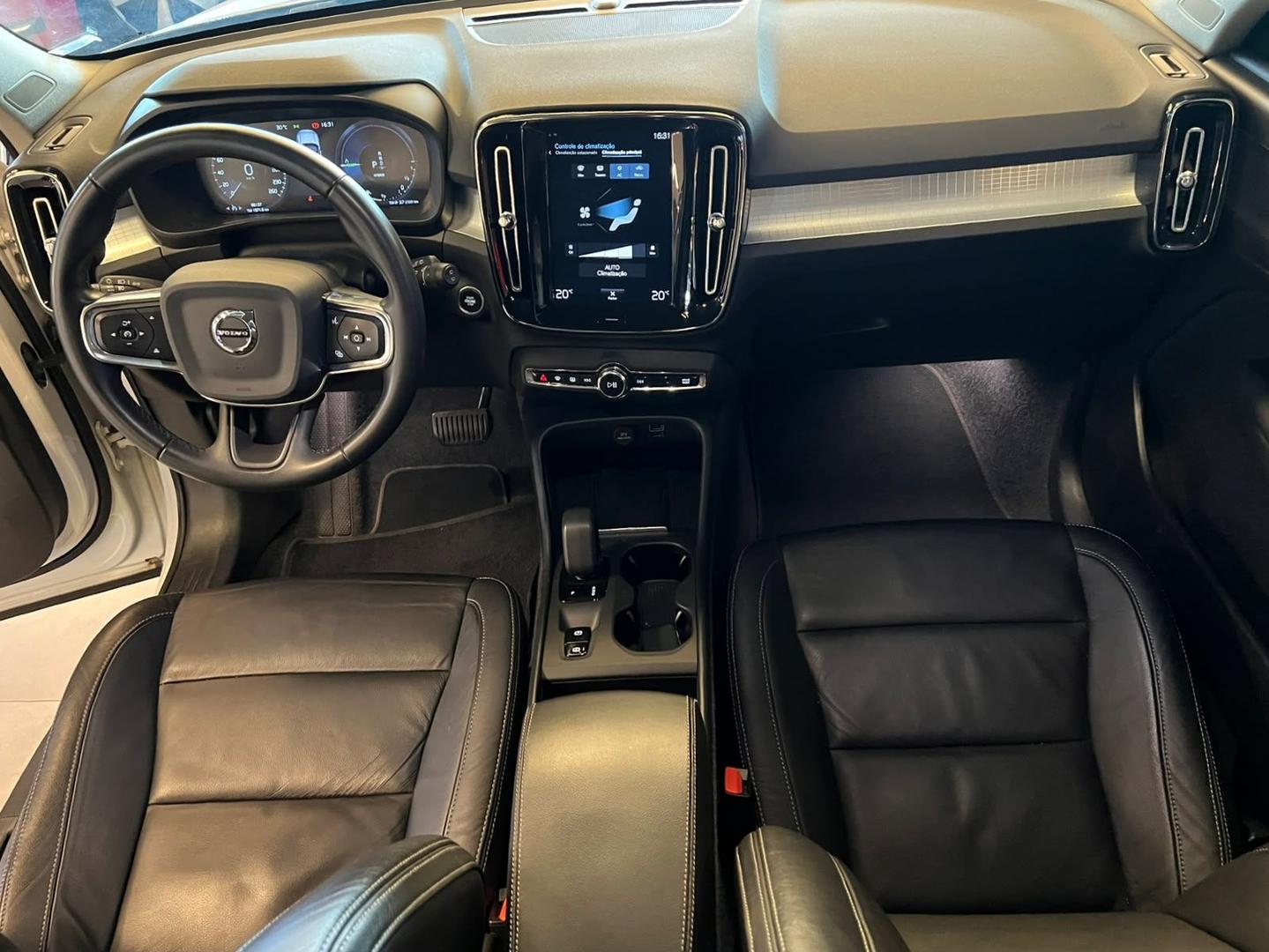 Volvo Xc 40 T-5 Inscription 1.5 Fwd Hibrido 2022