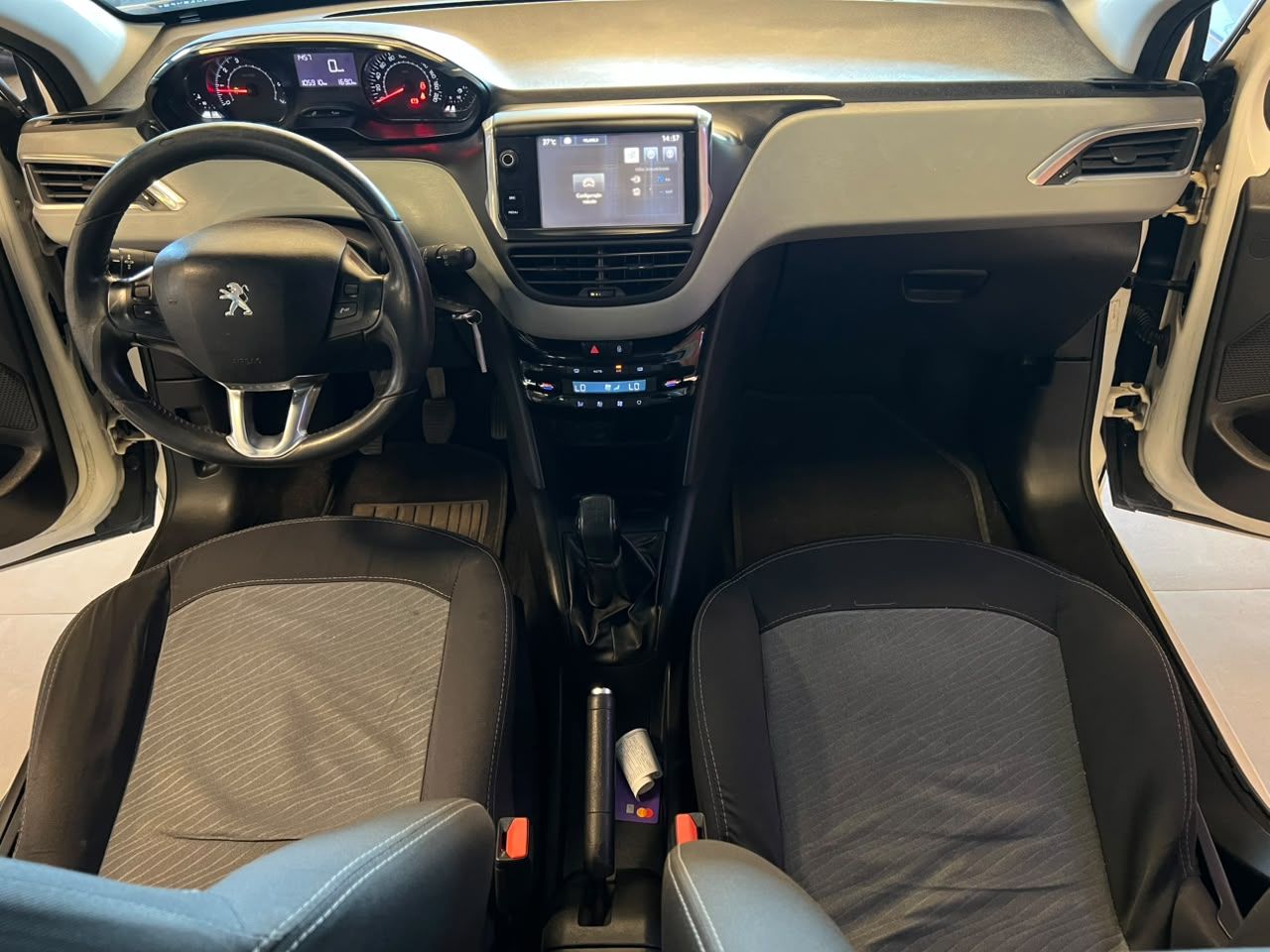 Peugeot New 208 Style 1.0 MT 2016