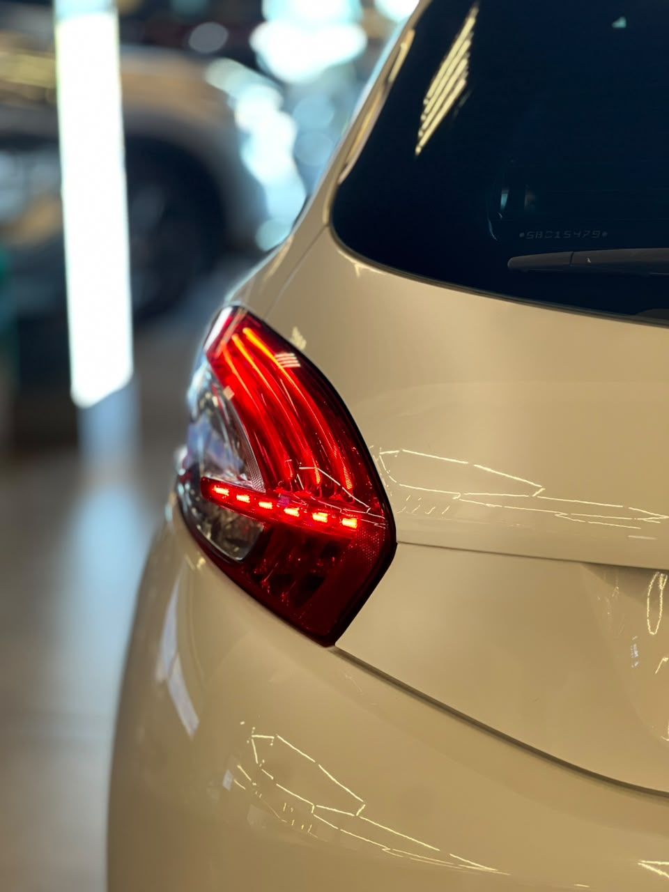 Peugeot New 208 Style 1.0 MT 2016