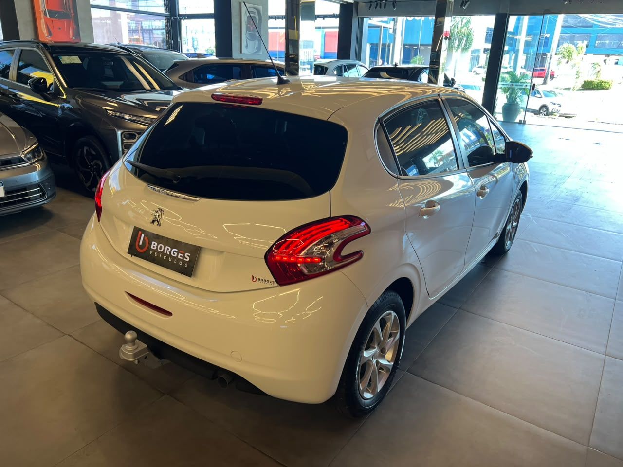 Peugeot New 208 Style 1.0 MT 2016