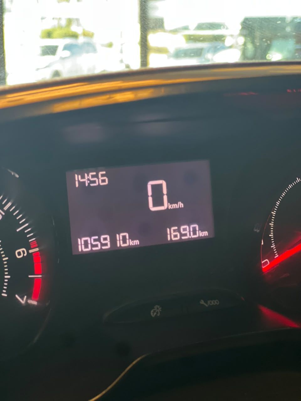 Peugeot New 208 Style 1.0 MT 2016