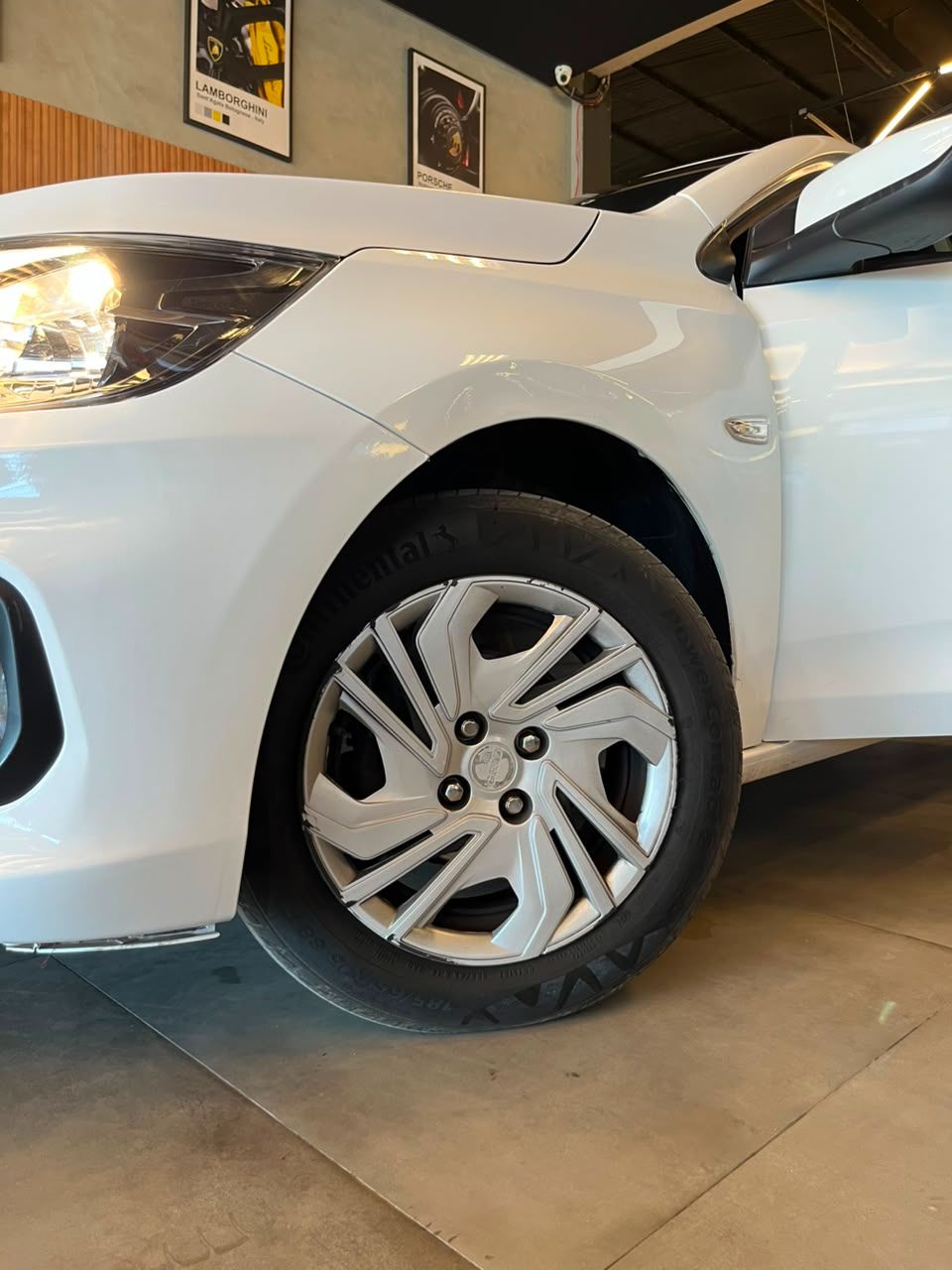 Chevrolet Onix Hatch LT 1.0 12v Flex 5p Mec. 2024