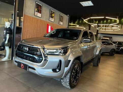 TOYOTA HILUX CD SRX PLUS 4x4 2.8 TDI DIE. AUT.