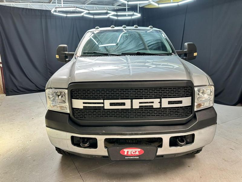 Ford F-250 XLT 39 2P - foto 2