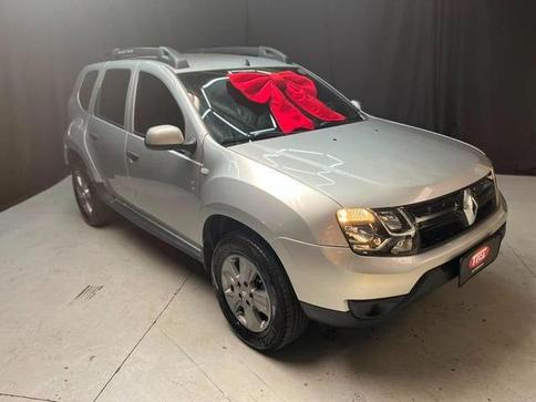 RENAULT DUSTER 16 A CVT