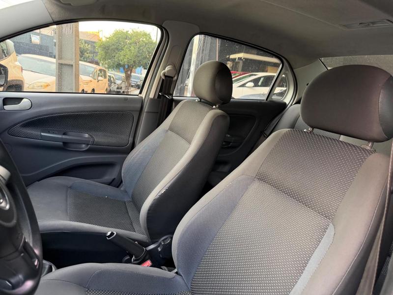 Volkswagen Voyage tl mb s - foto 8