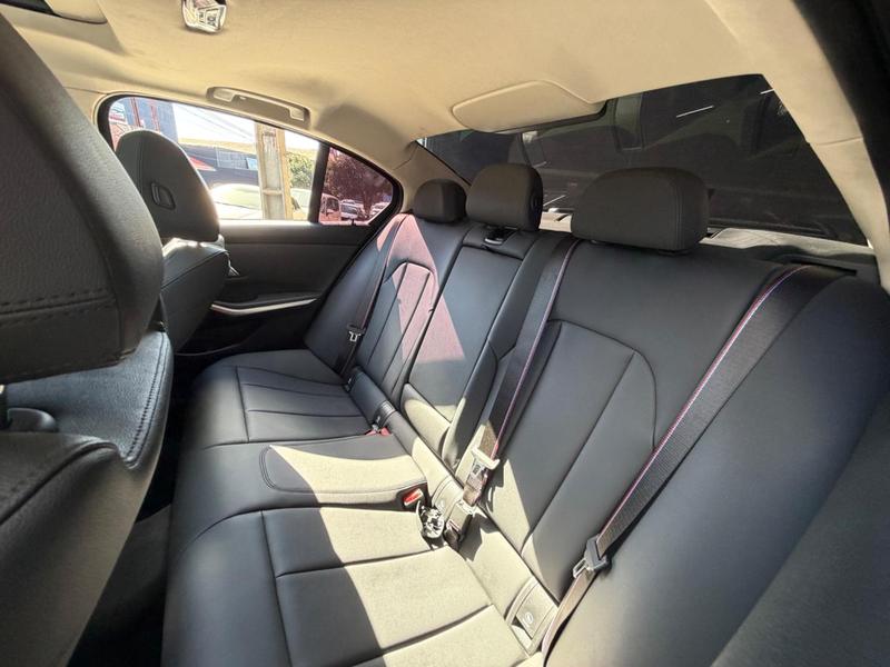 BMW 330i - foto 19