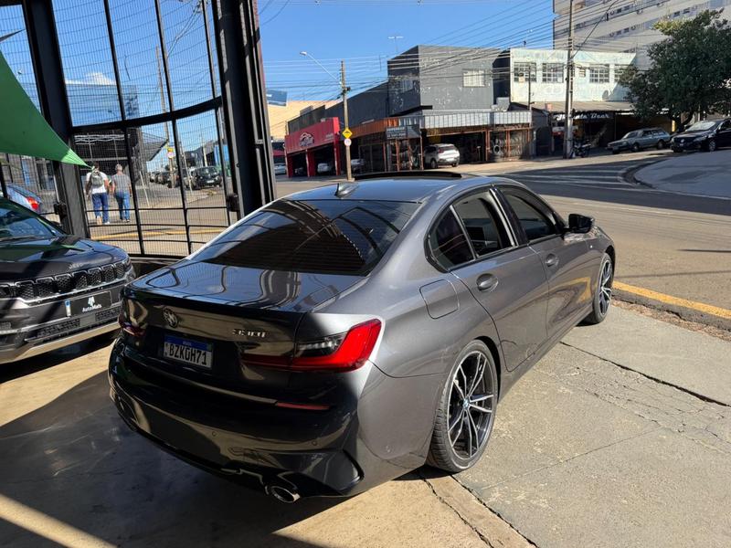 BMW 330i - foto 6