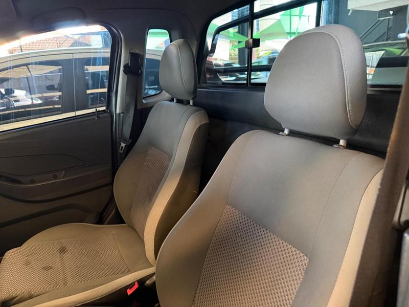 Chevrolet Montana ls - foto 5