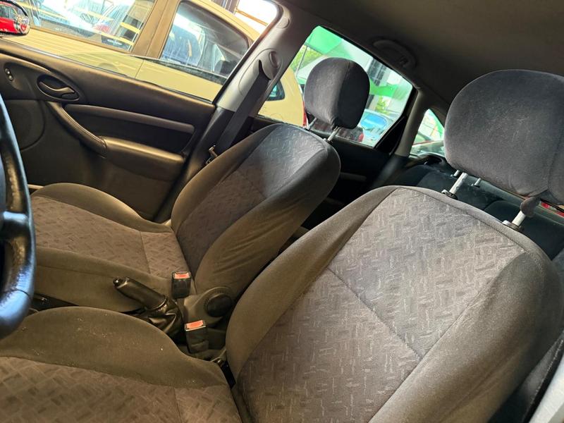 Ford Focus 20l Ha - foto 4