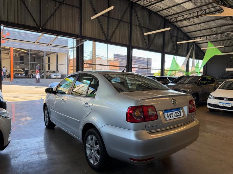 Volkswagen Polo Sedan 1.6 Comfor - foto 3