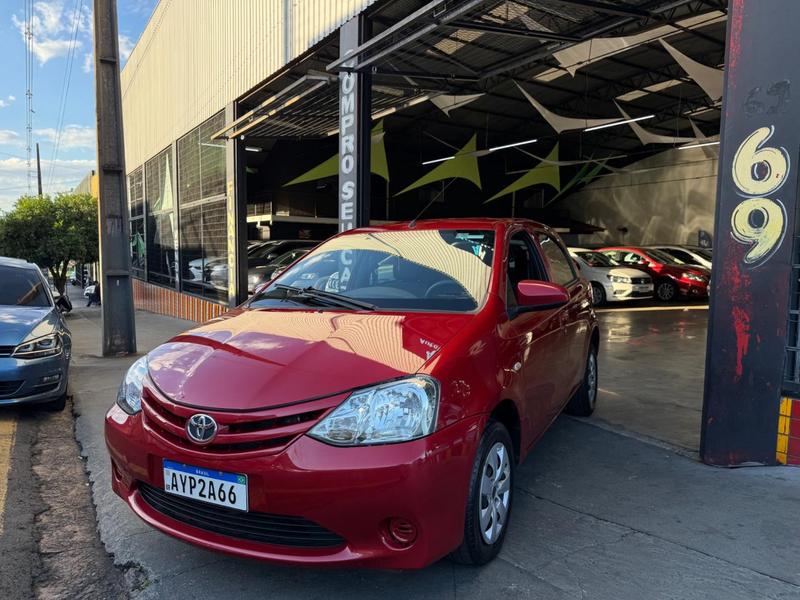 Toyota Etios Hb X - foto 2