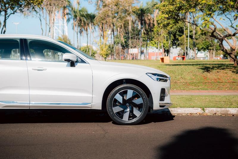 Volvo XC60 T8 Ultimate - foto 4