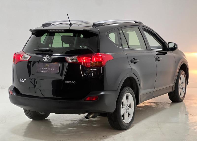 Toyota RAV4 4X2 20l - foto 12