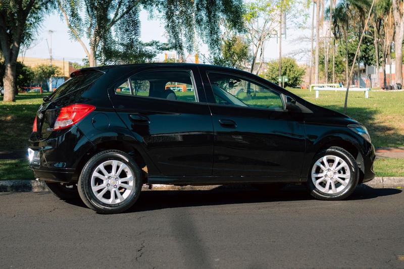 Chevrolet Onix 1.4mt LTZ - foto 6