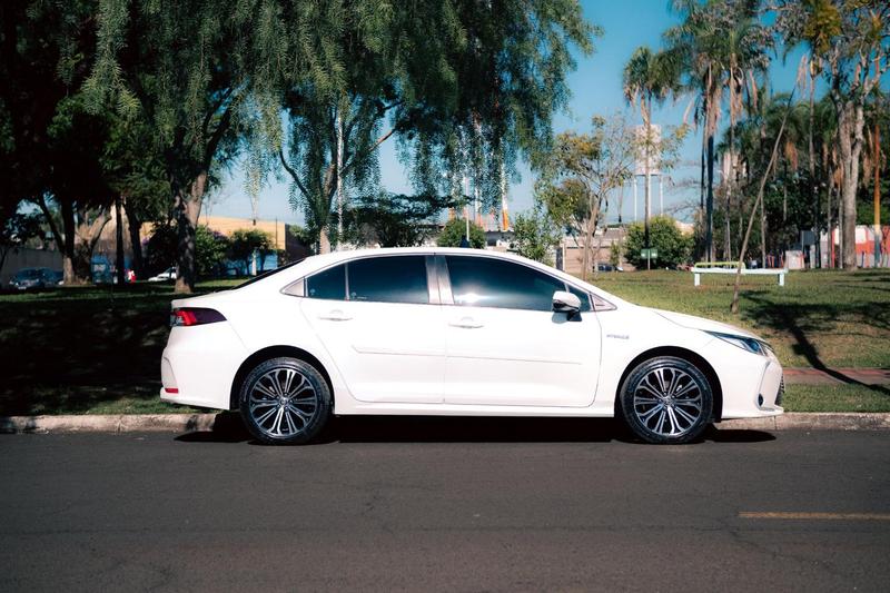 Toyota Corolla Apremiumh - foto 4