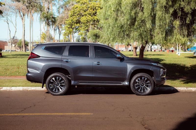 Mitsubishi Pajero Sport Hpe S - foto 3