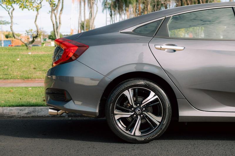 Honda Civic Touring CVT - foto 4
