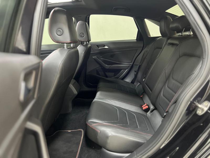 Volkswagen Jetta GLi Ag - foto 20