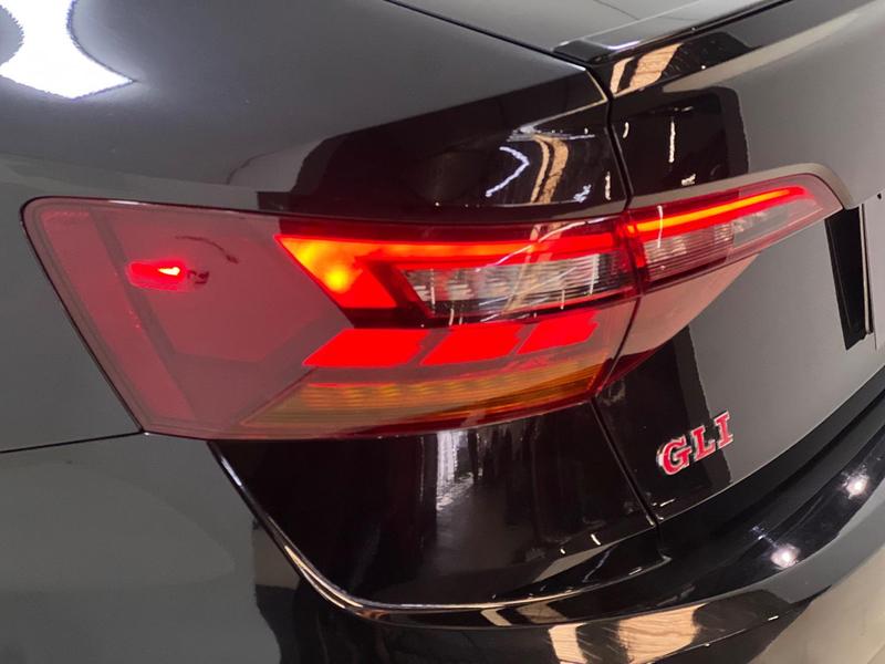 Volkswagen Jetta GLi Ag - foto 9