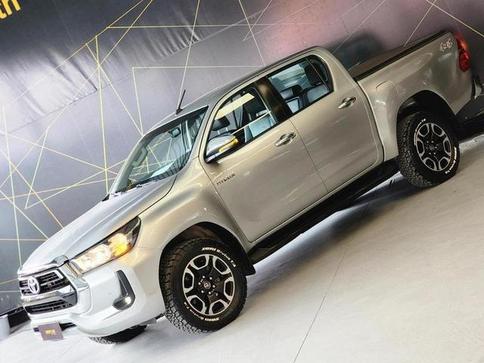 TOYOTA HILUX 2.8 SRV 4X4 CD 16V DIESEL 4P AUT