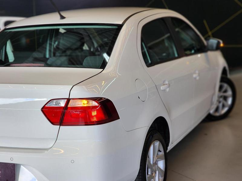 Volkswagen Voyage 1.6 MSI Total Flex Automático - foto 19
