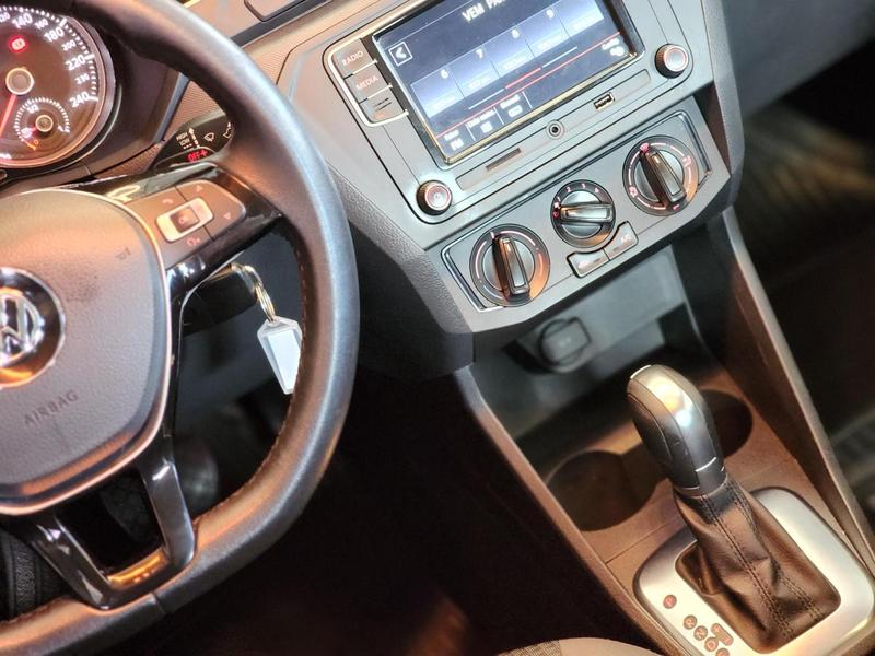 Volkswagen Voyage 1.6 MSI Total Flex Automático - foto 12