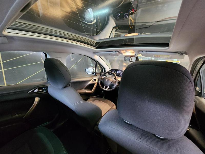Peugeot 208 Griffe At - foto 12
