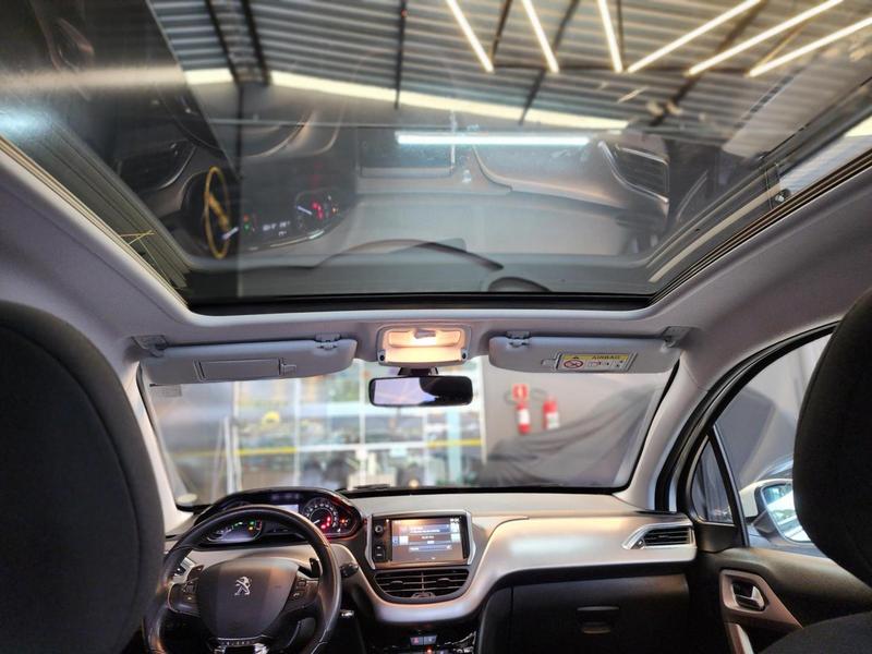 Peugeot 208 Griffe At - foto 4