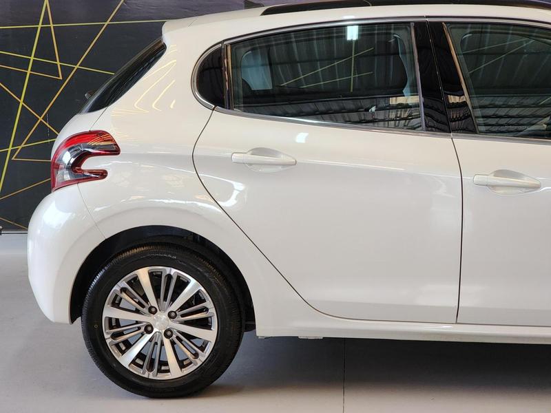 Peugeot 208 Griffe At - foto 18