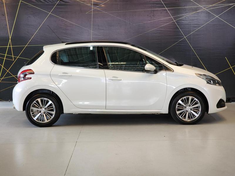 Peugeot 208 Griffe At - foto 19
