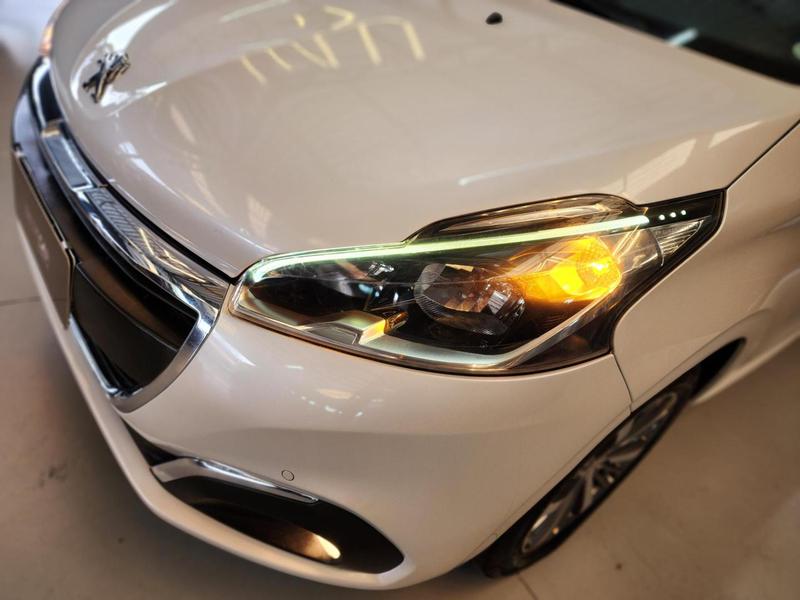 Peugeot 208 Griffe At - foto 10