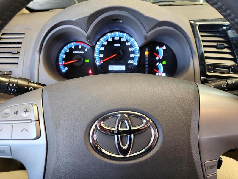 Toyota SW4 Srv D4 D 4X4 3.0 TDI Dies Automático - foto 16
