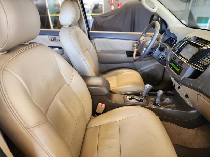 Toyota SW4 Srv D4 D 4X4 3.0 TDI Dies Automático - foto 19