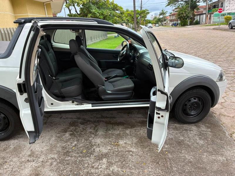 Fiat Strada Trekking 1.6 Cd Flex - foto 5