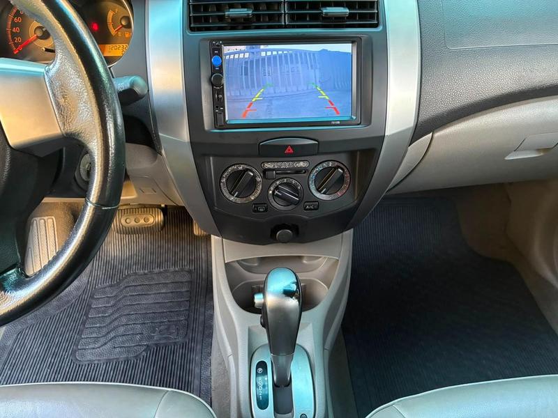 Nissan Livina 1.8 16V Flex 4P Automático - foto 7