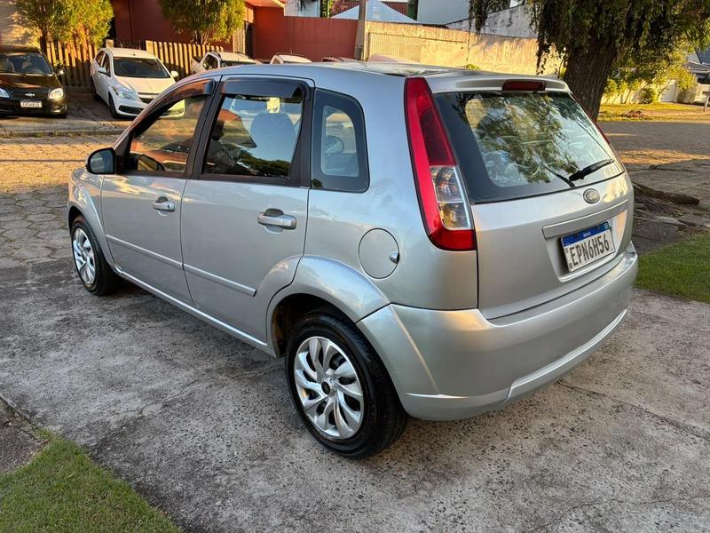Ford Fiesta 1.6 Flex - foto 2